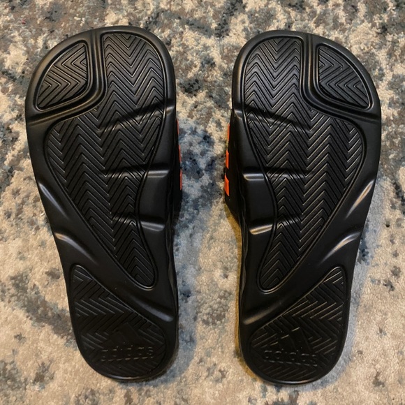 Men’s Adidas Slides - Picture 2 of 4